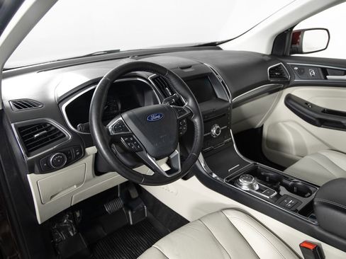 Used 2019 Ford Edge Titanium w/ Equipment Group 301A image 13