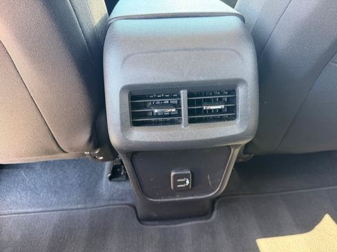 Used 2023 Chevrolet Equinox LS w/ LS Convenience Package FWD image 22
