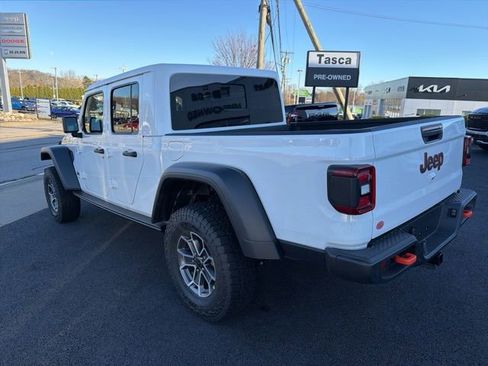 New 2026 Jeep Gladiator Mojave w/ Safety Group image 5