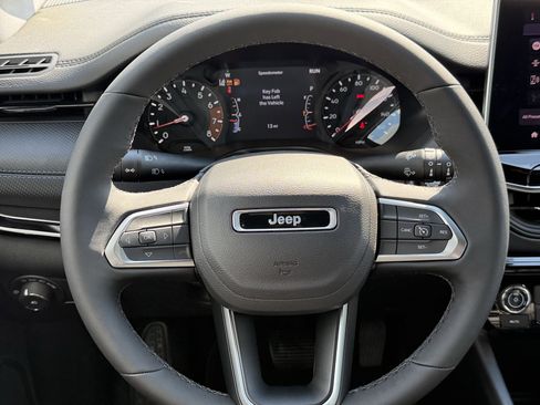 New 2026 Jeep Compass Latitude image 12