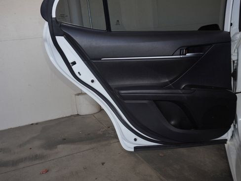 Used 2022 Toyota Camry LE image 37