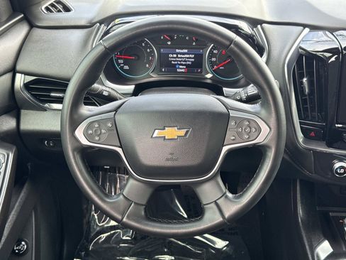 Used 2023 Chevrolet Traverse LT FWD image 10