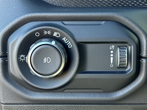 Used 2024 Jeep Wrangler Unlimited Rubicon image 11