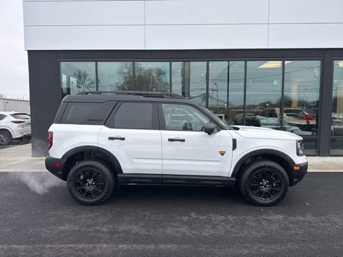 Used 2025 Ford Bronco Sport Badlands w/ Badlands Tech Package AWD/4WD image 2