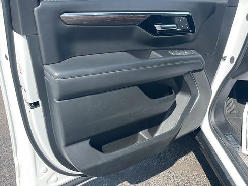 Used 2025 Chevrolet Tahoe Z71 image 18