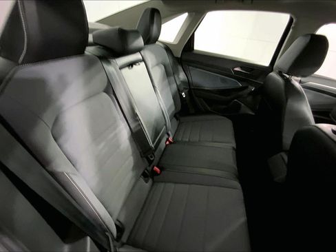 Used 2025 Volkswagen Jetta SE FWD image 23