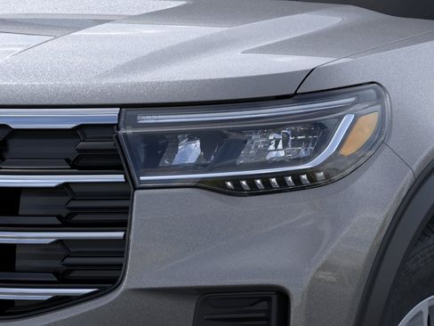 New 2026 Ford Explorer Active RWD image 18