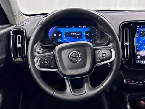 Certified 2025 Volvo XC40 B5 Plus AWD/4WD image 13