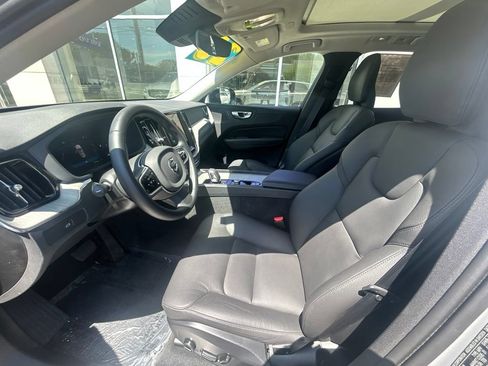 Used 2025 Volvo XC60 B5 Plus AWD/4WD image 21