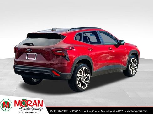 Used 2024 Chevrolet Trax RS w/ Driver Confidence Package image 5