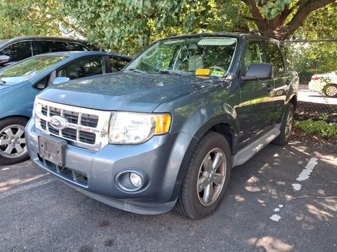 Used 2011 Ford Escape XLT w/ 201A Rapid Spec Order Code AWD/4WD image 3