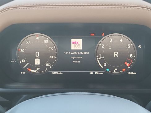 Used 2024 Land Rover Defender 110 X-Dynamic SE AWD/4WD image 11