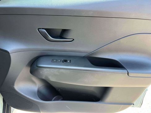 Used 2024 Hyundai Kona SEL FWD image 10