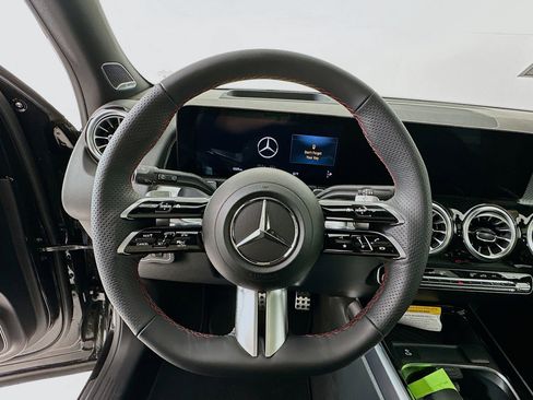 New 2026 Mercedes-Benz GLB 250 image 12