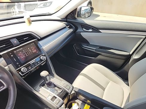 Used 2018 Honda Civic EX image 6