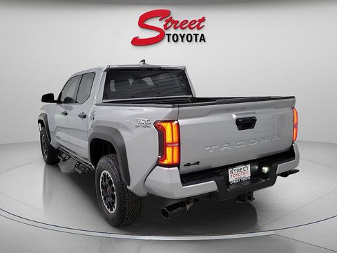 Used 2024 Toyota Tacoma TRD Off-Road image 2