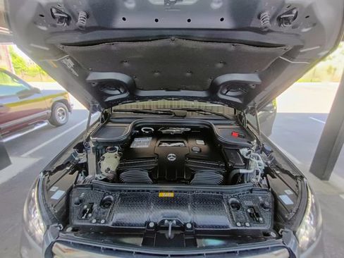 Used 2024 Mercedes-Benz GLS 580 4MATIC image 88