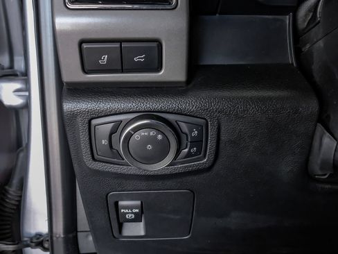 Used 2020 Ford Expedition XLT w/ Equipment Group 202A AWD/4WD image 25