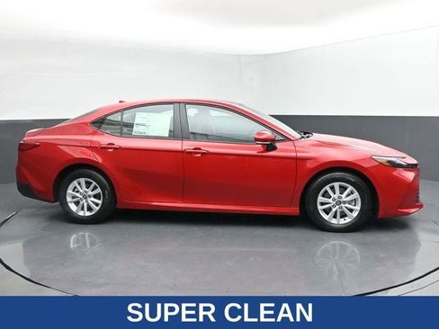 Used 2025 Toyota Camry LE FWD image 13