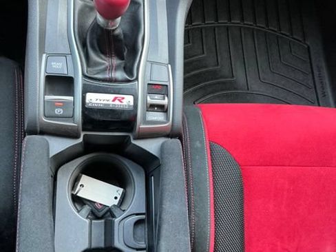 Used 2019 Honda Civic Type R image 9