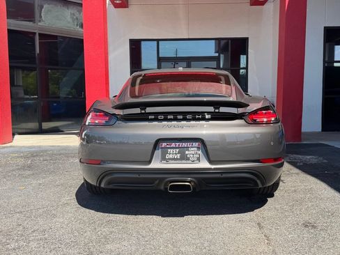 Used 2018 Porsche 718 Cayman RWD image 9