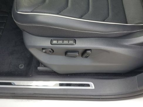 Used 2024 Volkswagen Tiguan SEL R-Line AWD/4WD image 21