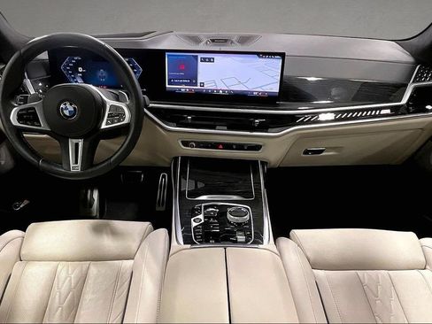 Used 2025 BMW X7 M60i AWD/4WD image 7