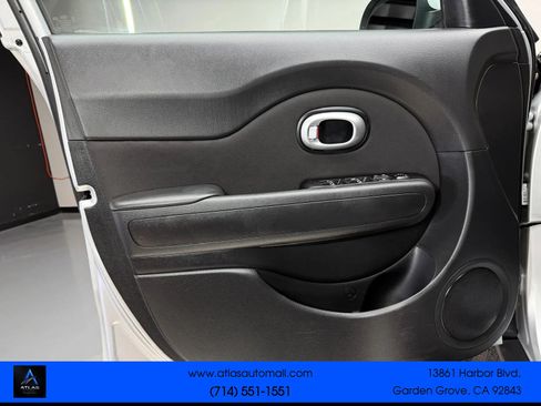 Used 2018 Kia Soul FWD image 24