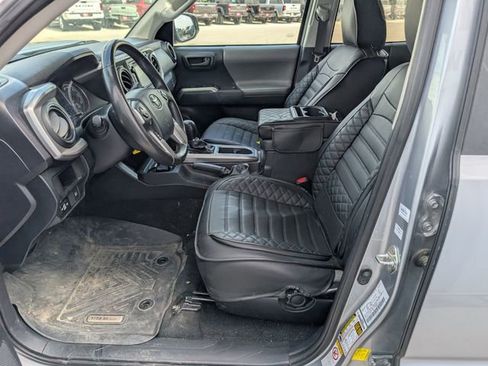 Used 2019 Toyota Tacoma SR5 RWD image 2