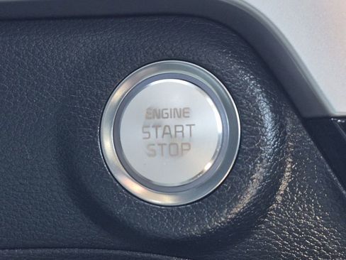 Certified 2025 Kia Telluride S image 28