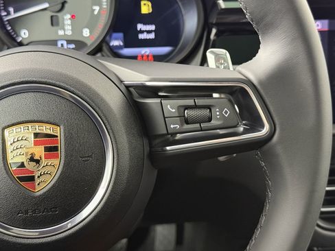 Certified 2025 Porsche Macan AWD/4WD image 20