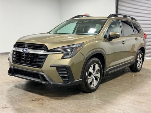 Used 2024 Subaru Ascent Premium image 8