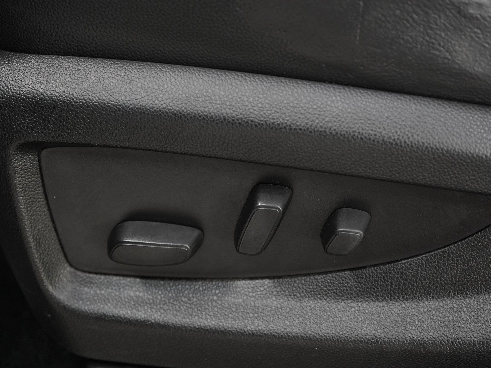 Used 2018 GMC Yukon SLE w/ SLE Value Package AWD/4WD image 26