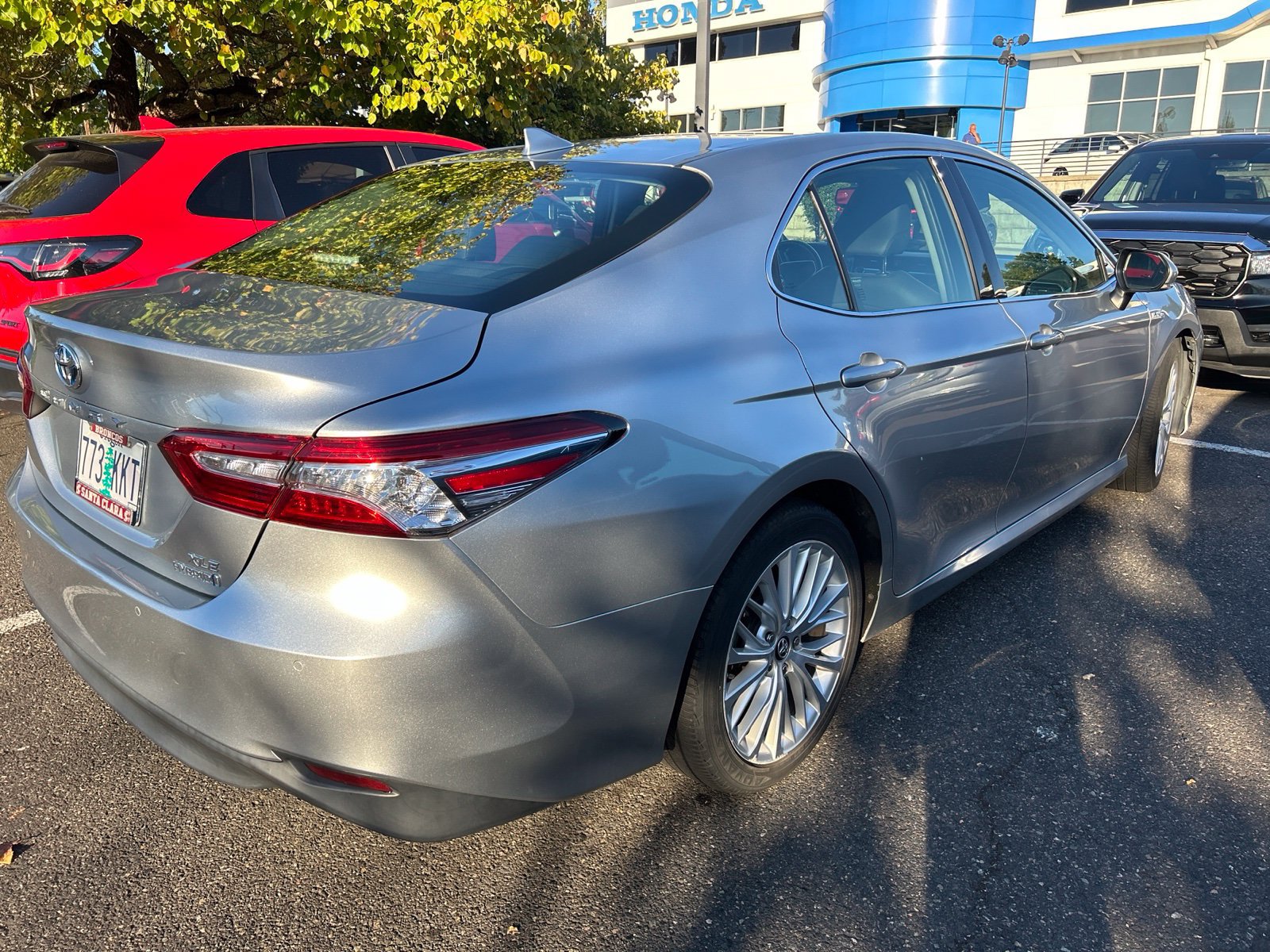 Used 2018 Toyota Camry XLE w/ Audio Package FWD image 3