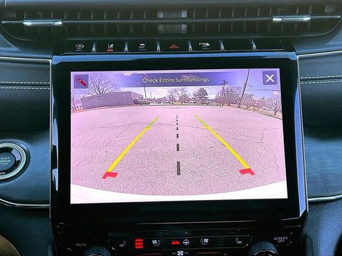 Certified 2023 Jeep Grand Cherokee Overland w/ Luxury Tech Group IV image 15