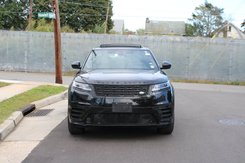 Used 2025 Land Rover Range Rover Velar Dynamic SE AWD/4WD image 3