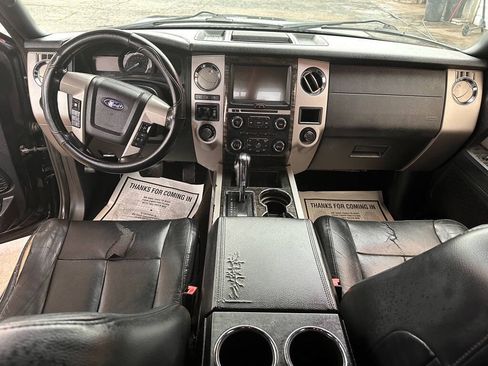 Used 2017 Ford Expedition Limited AWD/4WD image 10