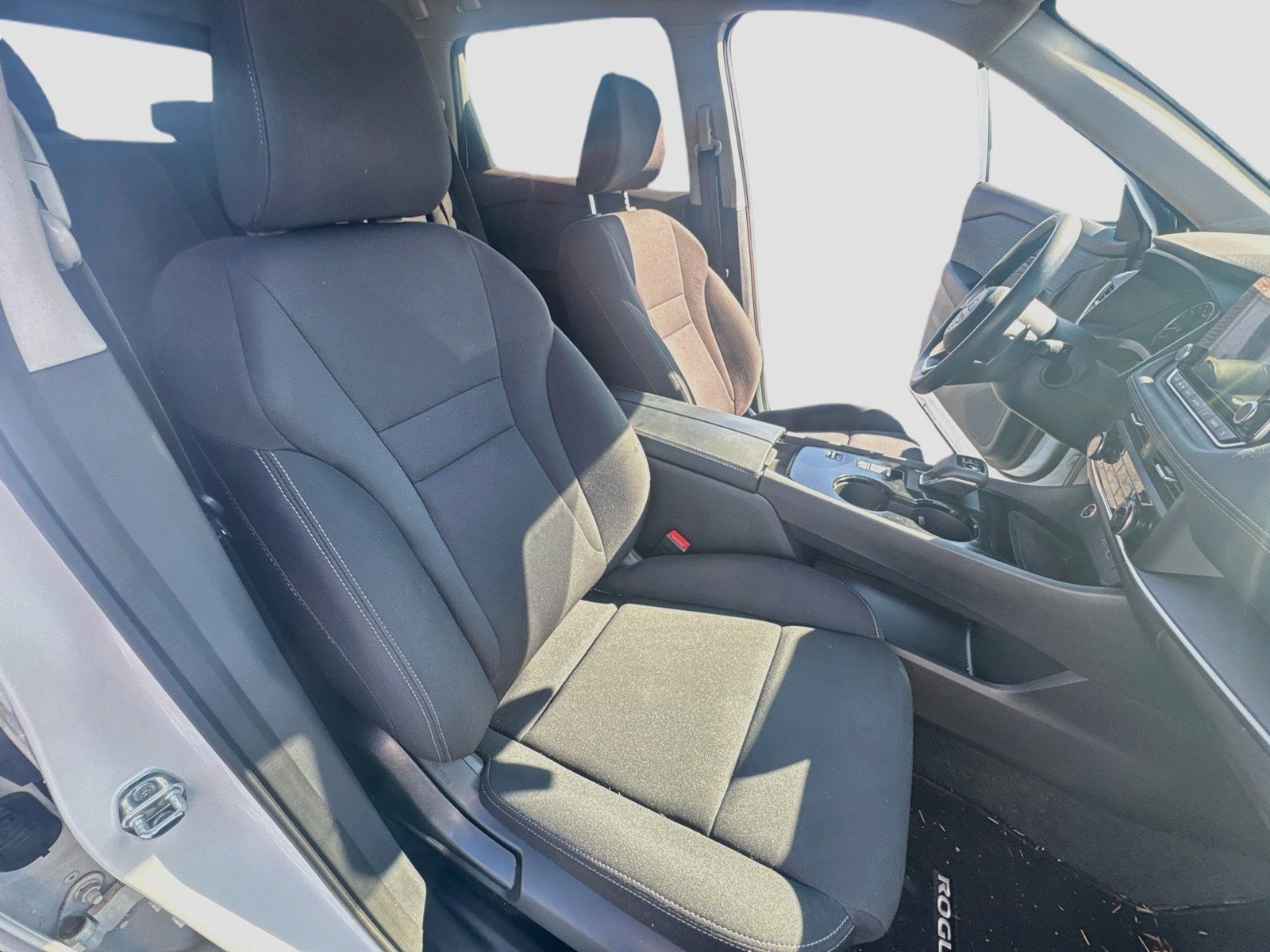 Used 2023 Nissan Rogue S FWD image 26