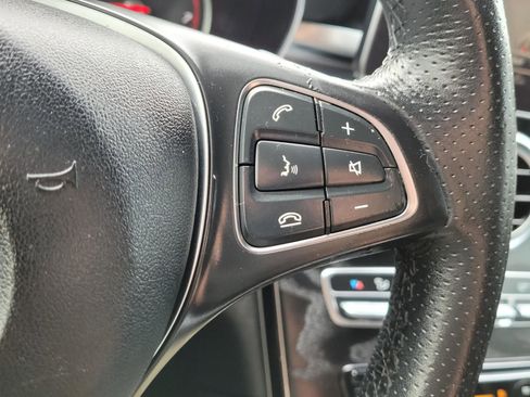 Used 2018 Mercedes-Benz GLC 300 4MATIC image 32