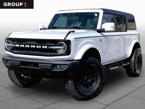 Used 2023 Ford Bronco Outer Banks AWD/4WD image 1