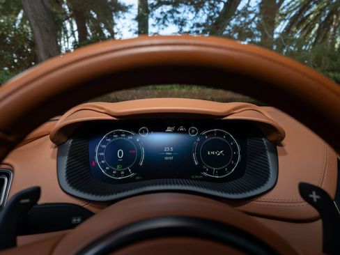 Used 2023 Aston Martin DBX 707 image 12