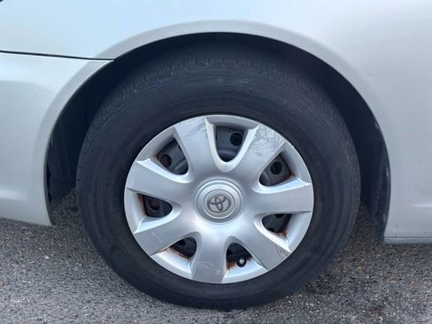 Used 2004 Toyota Camry LE FWD image 9