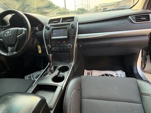 Used 2017 Toyota Camry SE FWD image 14