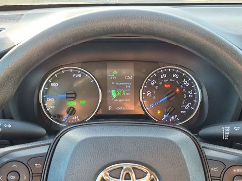 Used 2019 Toyota RAV4 LE w/ Carpet Mat Package AWD/4WD image 21