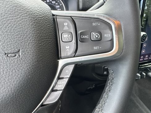 Used 2025 RAM 2500 Big Horn AWD/4WD image 28