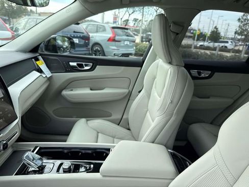 New 2026 Volvo XC60 B5 Ultra w/ Climate Package AWD/4WD image 18