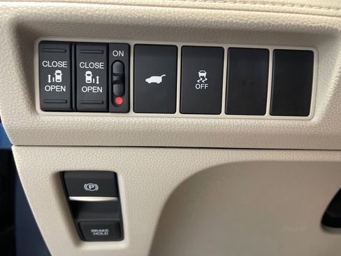 Certified 2026 Honda Odyssey EX-L image 13