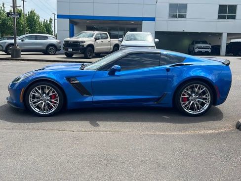 Used 2016 Chevrolet Corvette Z06 w/ 3LZ Preferred Equipment Group RWD image 4