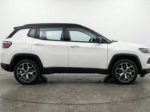 Used 2025 Jeep Compass Limited AWD/4WD image 11
