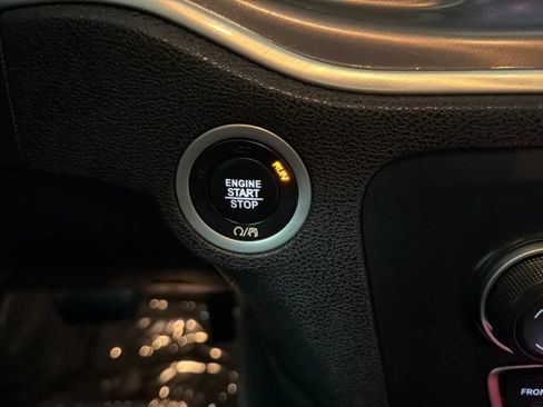 Used 2022 Dodge Charger SXT RWD image 15